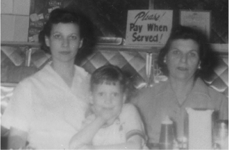 Photo of Suze as a child